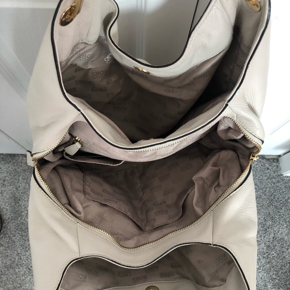 Michael Kors Bag - Picture 5 of 8